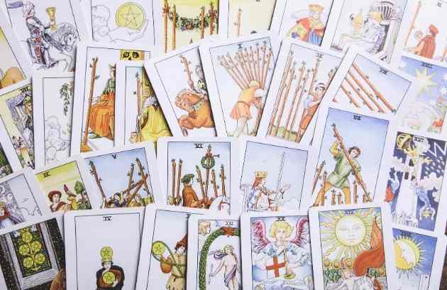 DIY Tarot: 78 Customizable Blank Tarot Cards to Create Your Personal  Rider-Waite Deck (Tarot/Oracle Decks)